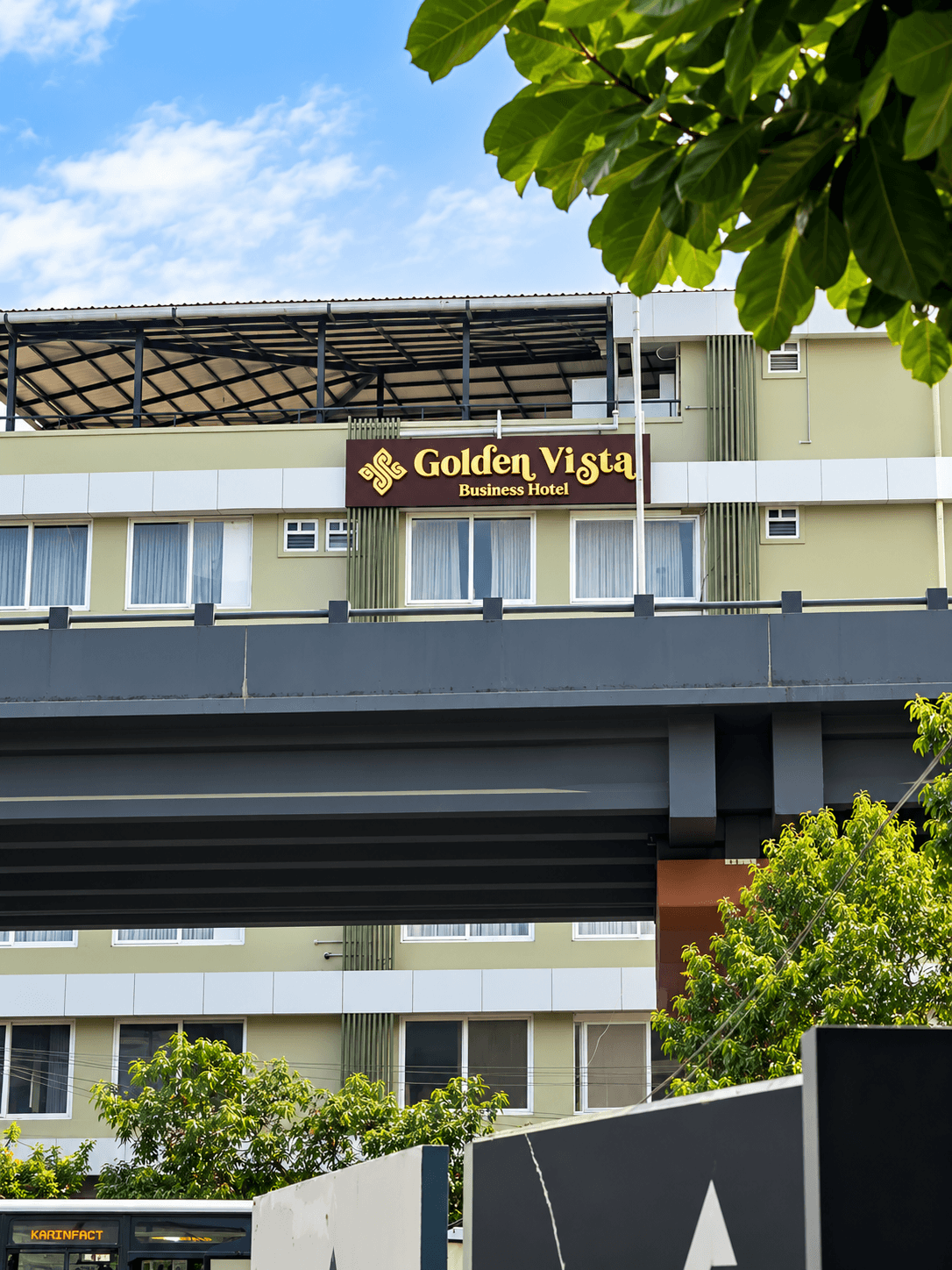 Golden Vista Hotel — Your Stay. Your Comfort. Your View.